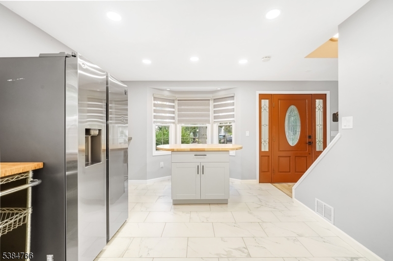 425 Brook Ct 1