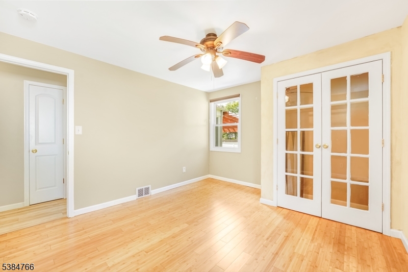 425 Brook Ct 1