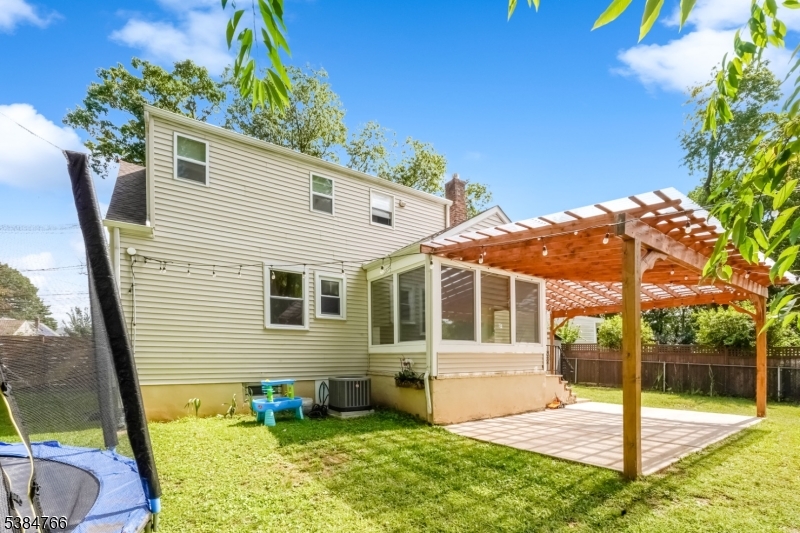 425 Brook Ct 1