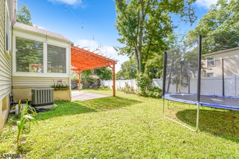425 Brook Ct 1