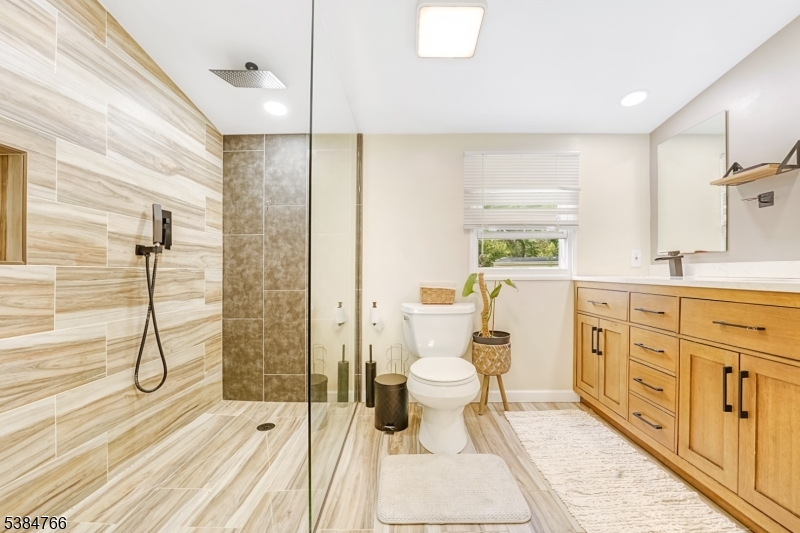425 Brook Ct 1