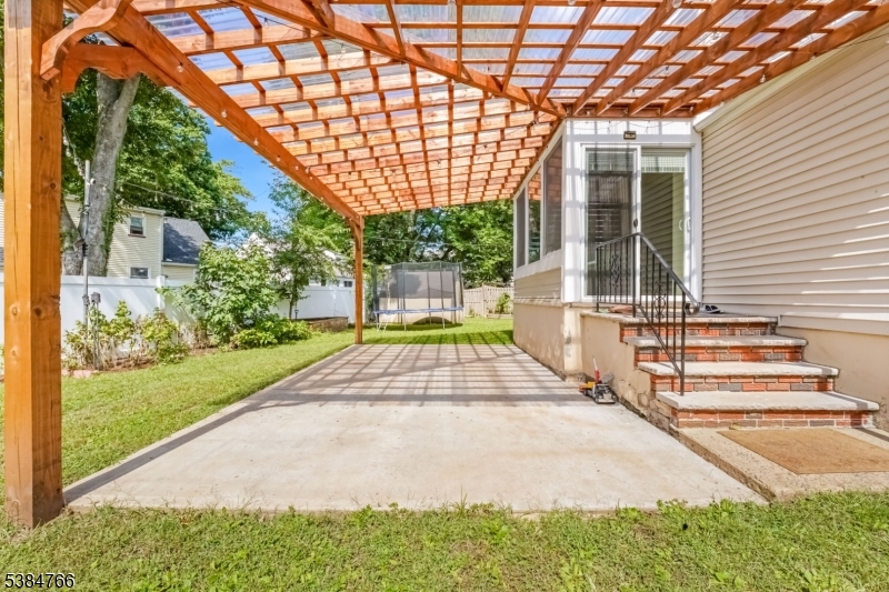 425 Brook Ct 1