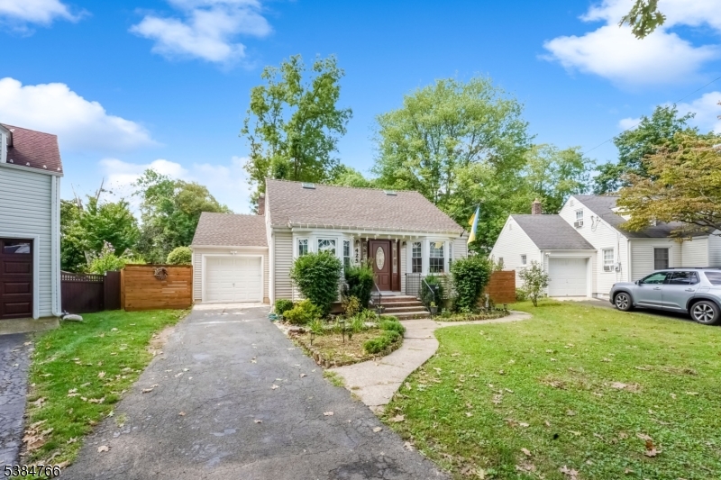 425 Brook Ct 1