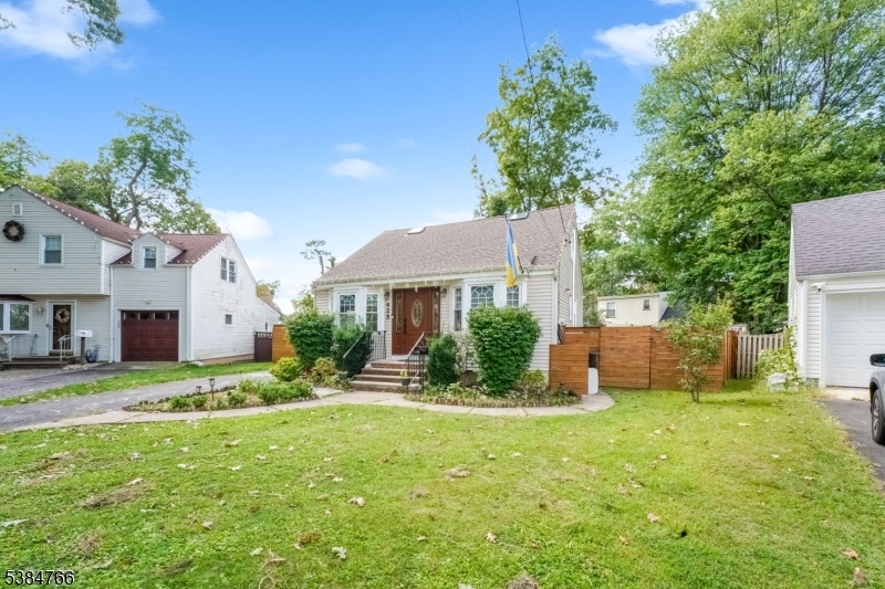 425 Brook Ct 1
