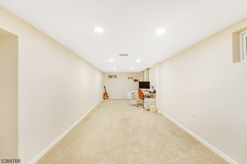 425 Brook Ct 1
