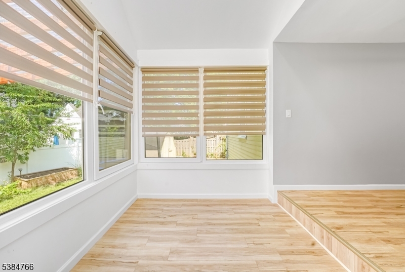 425 Brook Ct 1