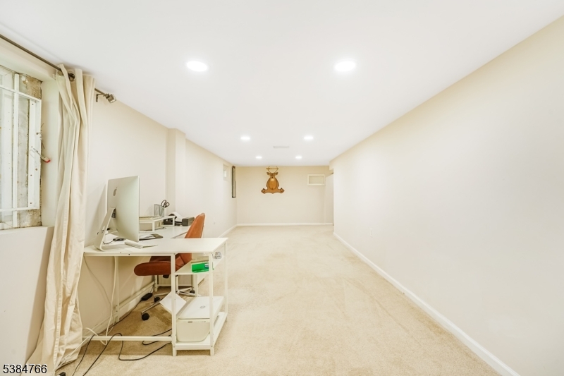 425 Brook Ct 1