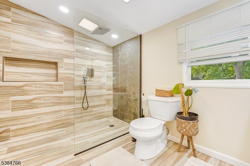 425 Brook Ct 1
