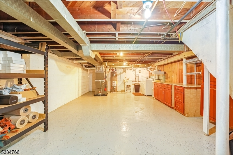 425 Brook Ct 1