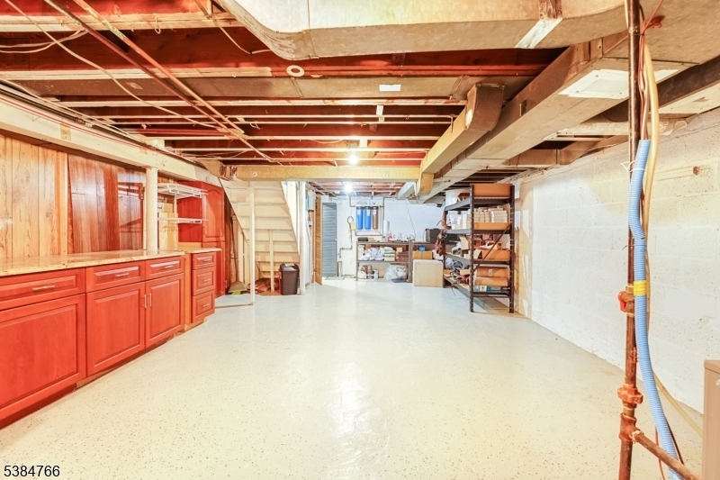 425 Brook Ct 1