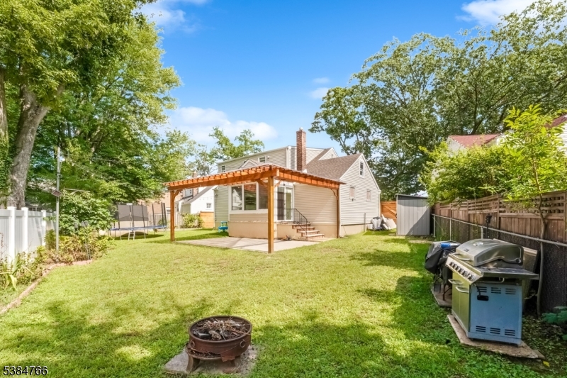 425 Brook Ct 1