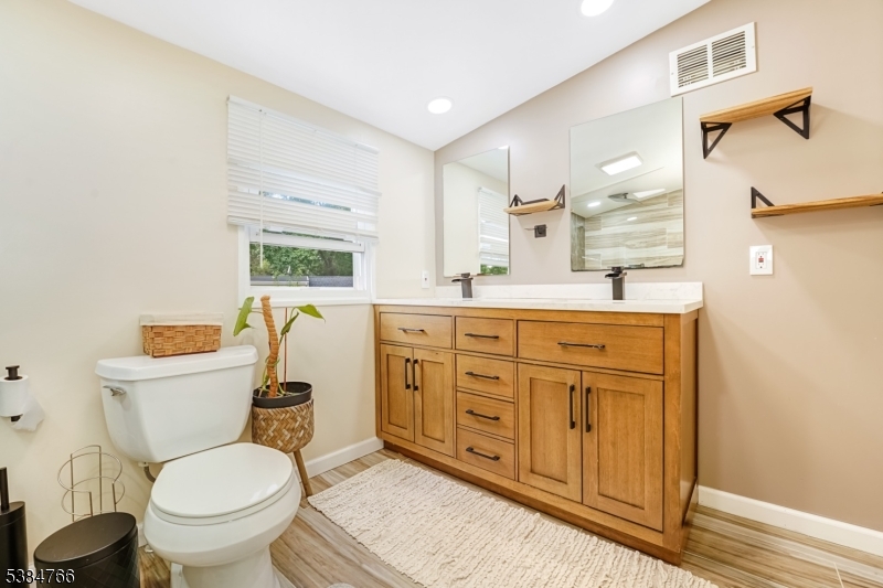 425 Brook Ct 1