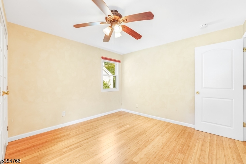 425 Brook Ct 1