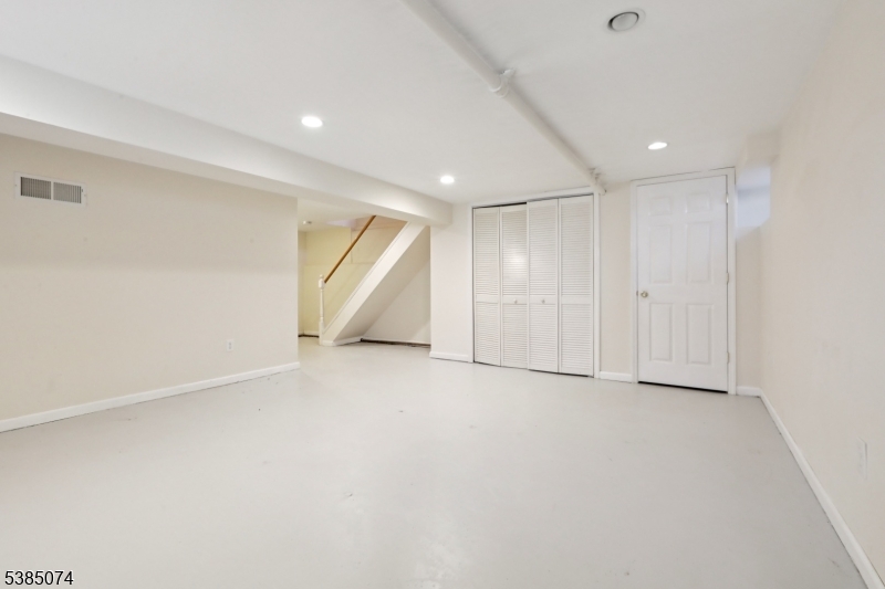 30 Ernst Ave