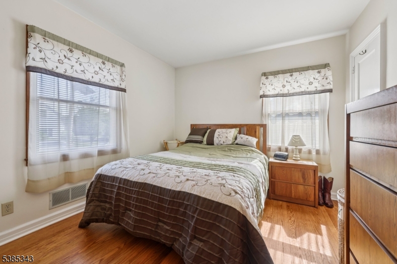 49 Knollwood Ter