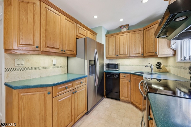 49 Knollwood Ter