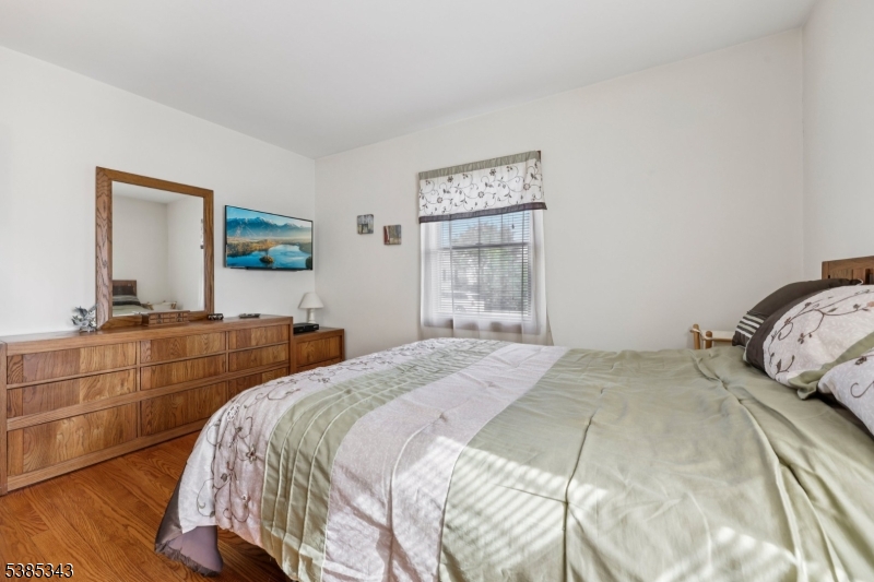 49 Knollwood Ter