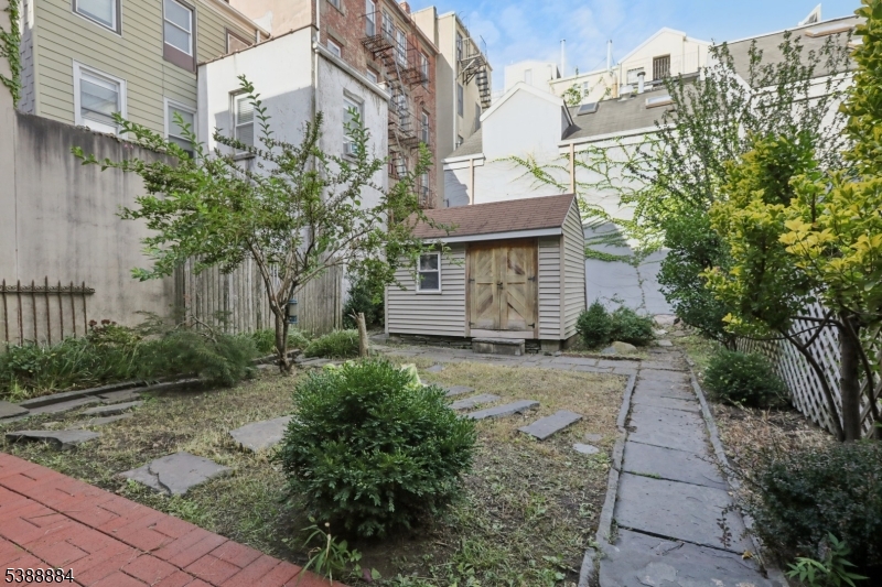 204 Garden St 1