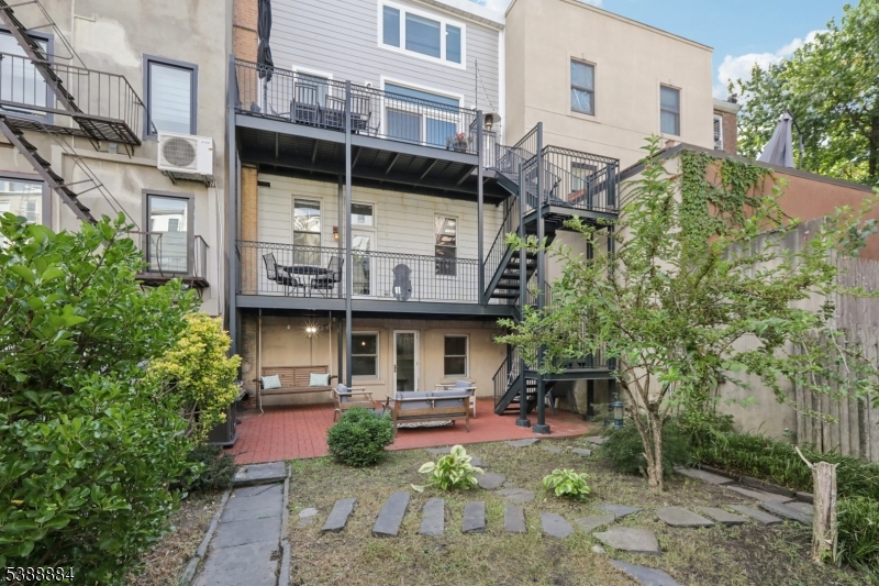 204 Garden St 1