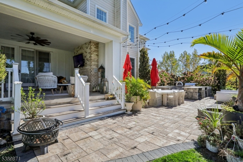 6 Northwood Dr