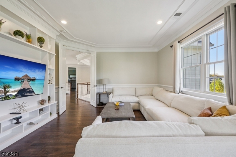 6 Northwood Dr