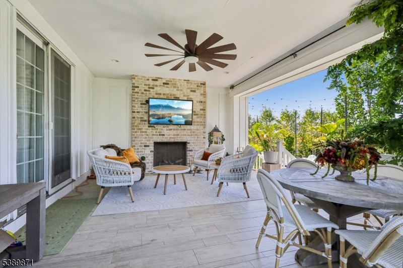 6 Northwood Dr