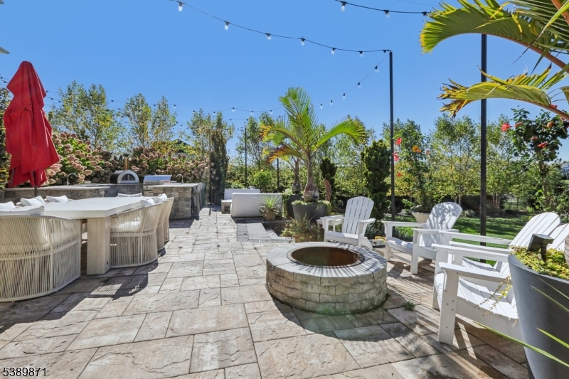 6 Northwood Dr
