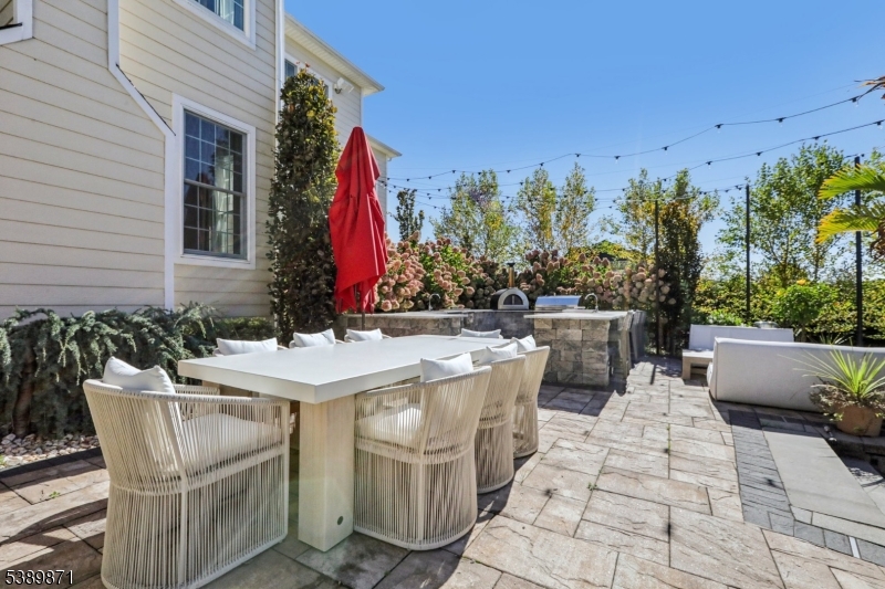 6 Northwood Dr
