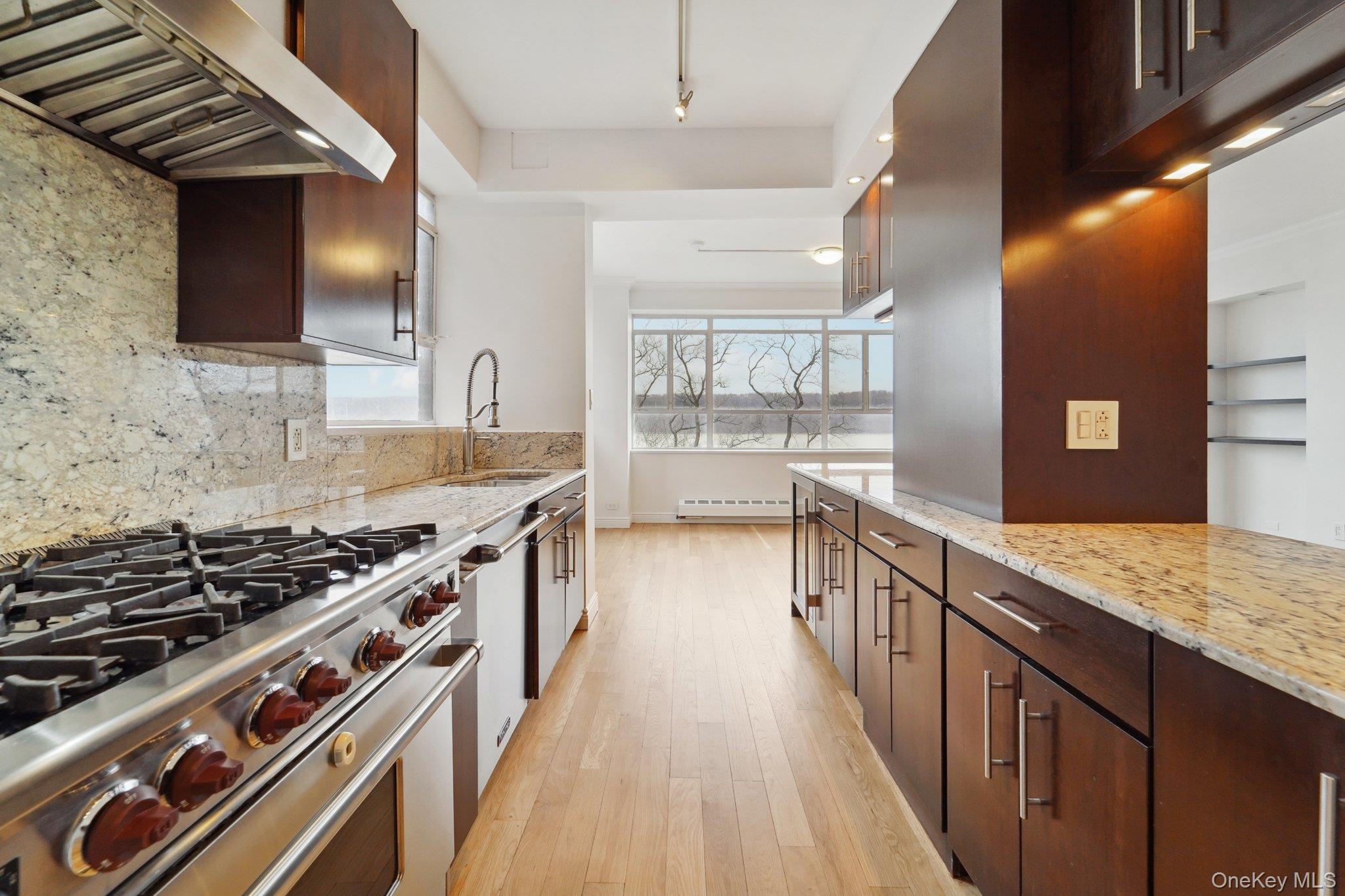 2727 Palisade Avenue Unit: 4H