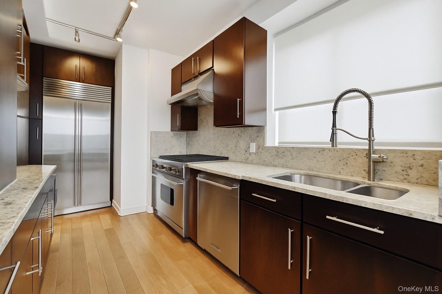 2727 Palisade Avenue Unit: 4H