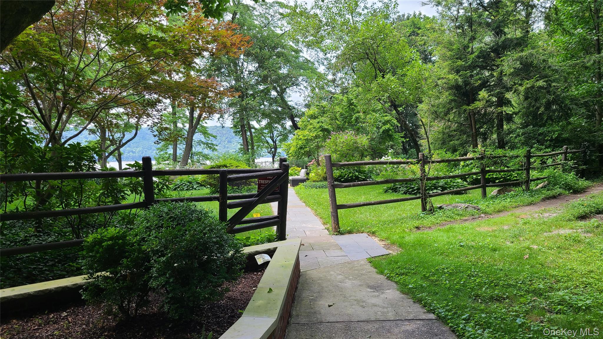 2727 Palisade Avenue Unit: 4H