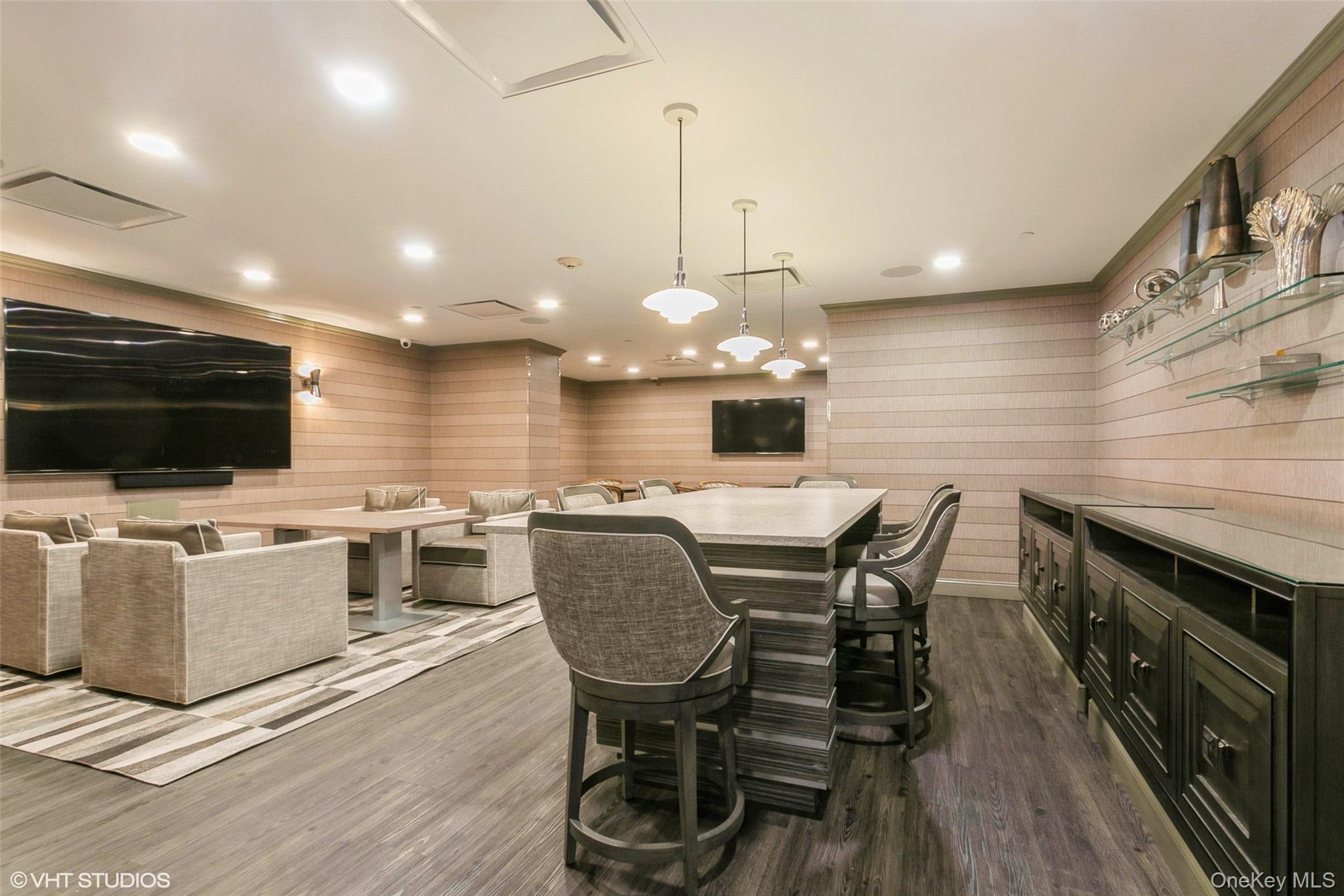 27 City Place Unit: THB