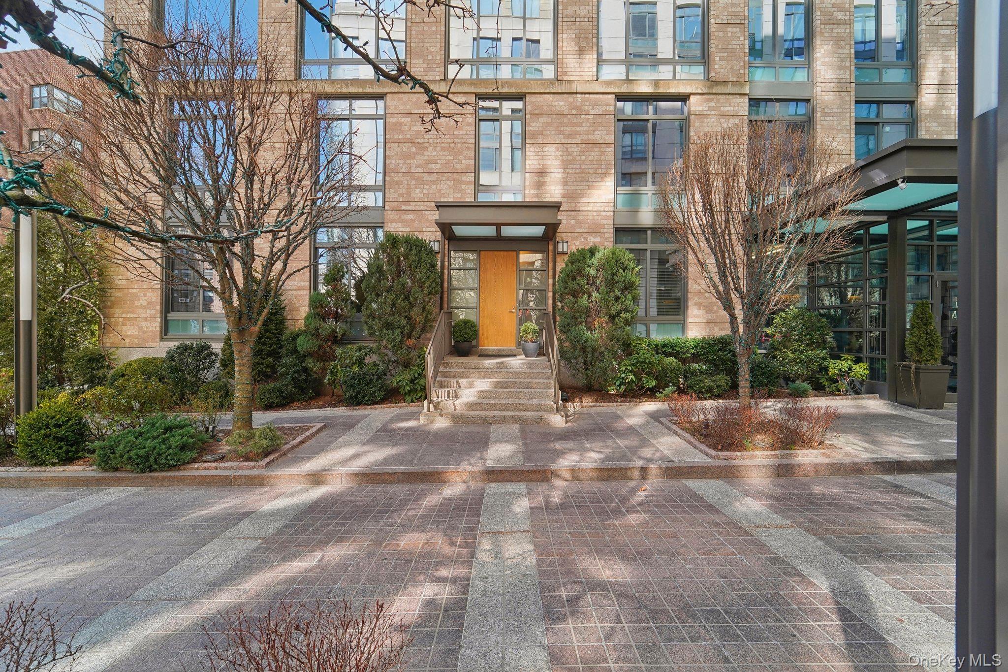 27 City Place Unit: THB