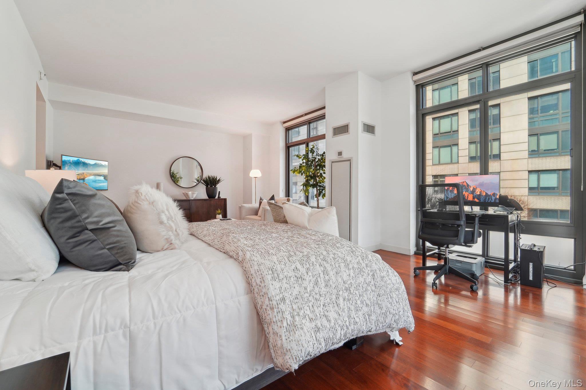 27 City Place Unit: THB