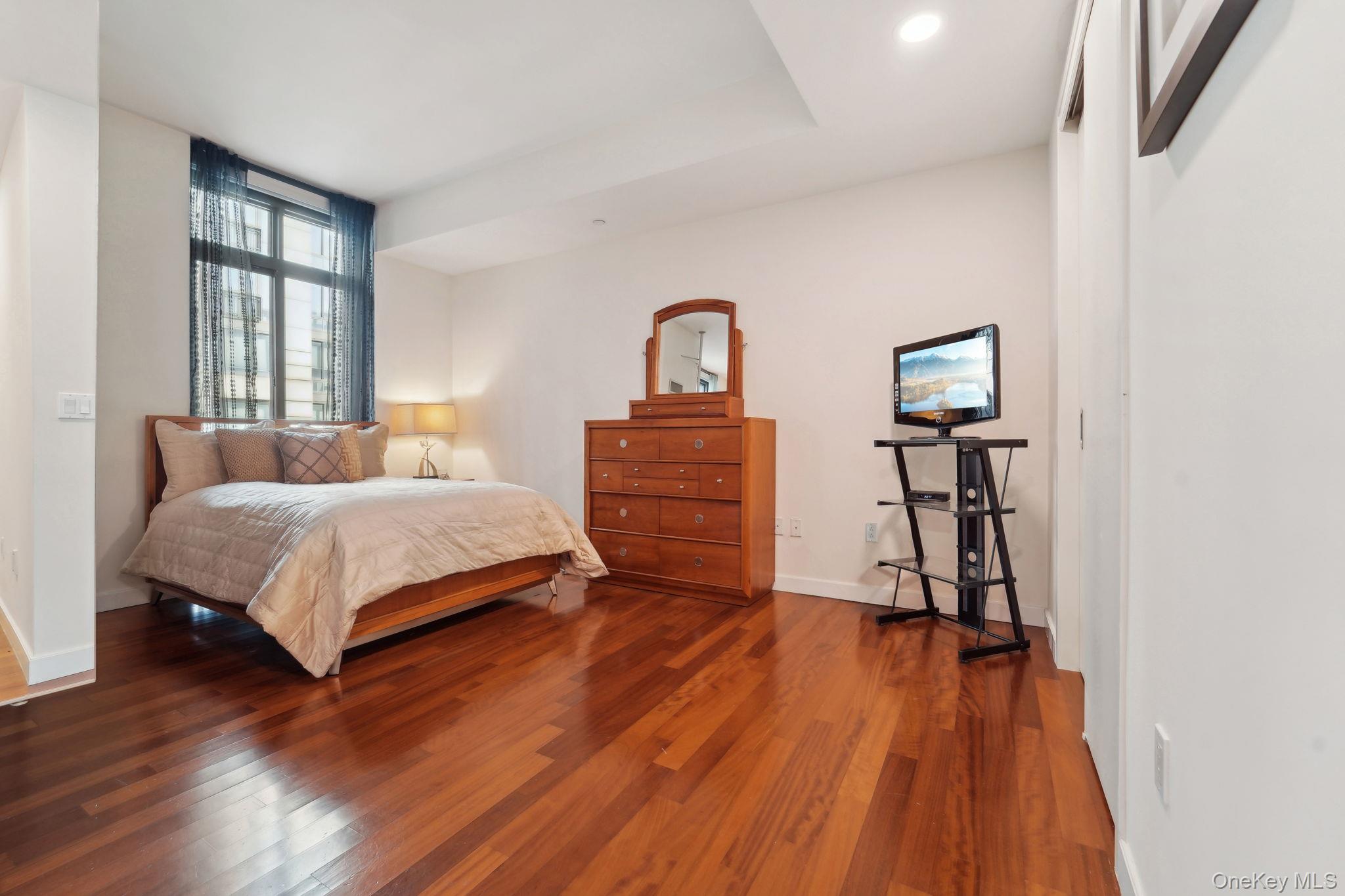 27 City Place Unit: THB