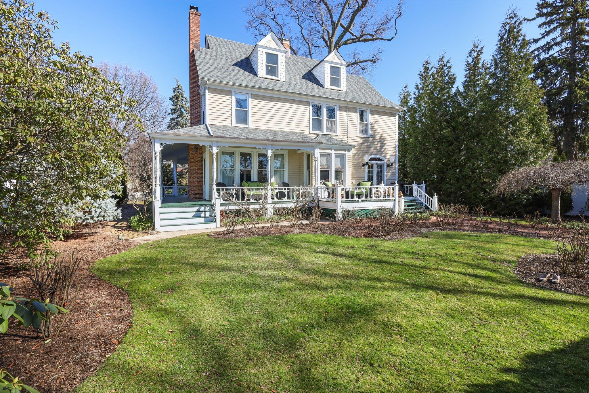 203 8th Avenue