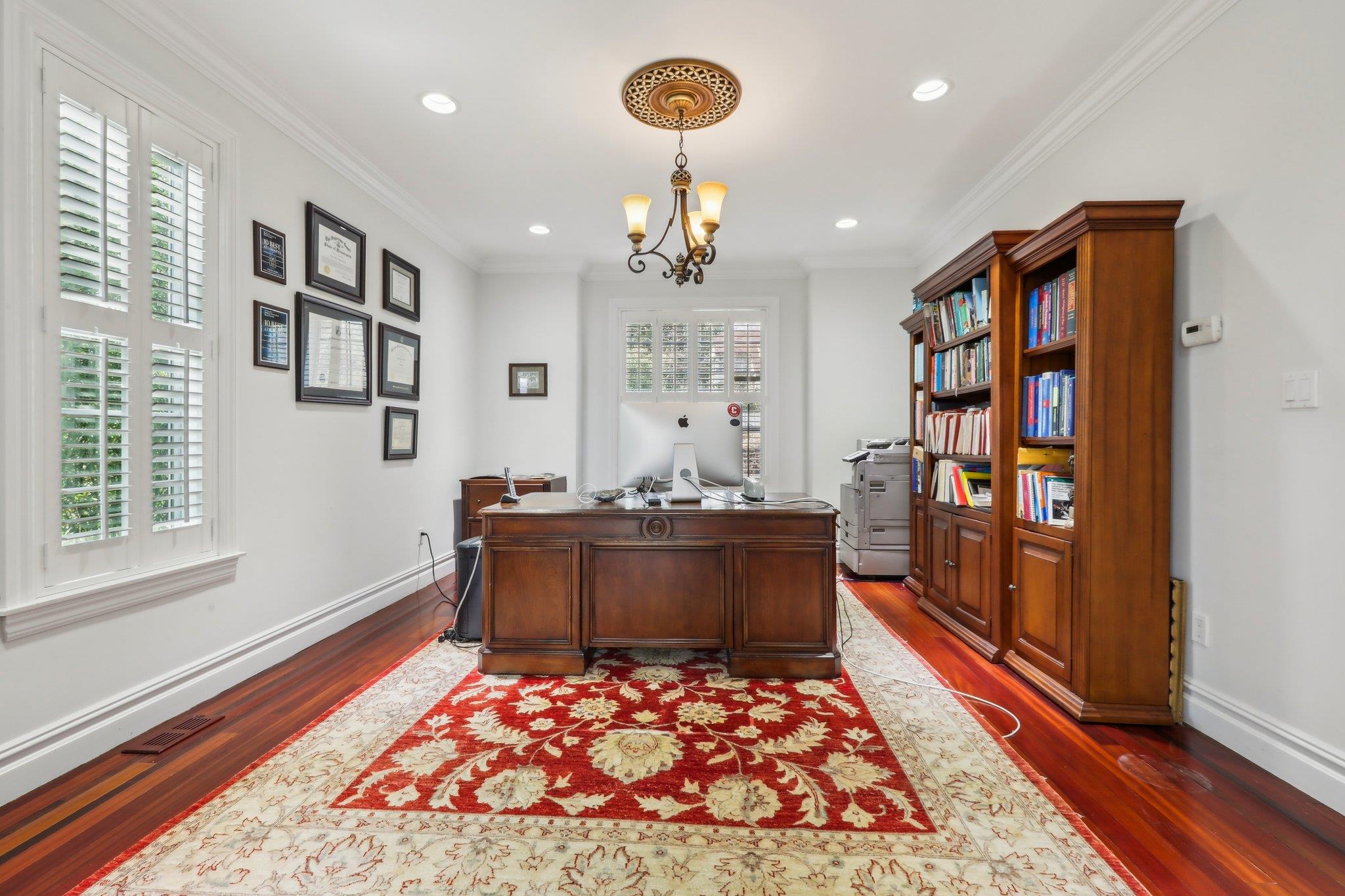 2 Tompkins Court
