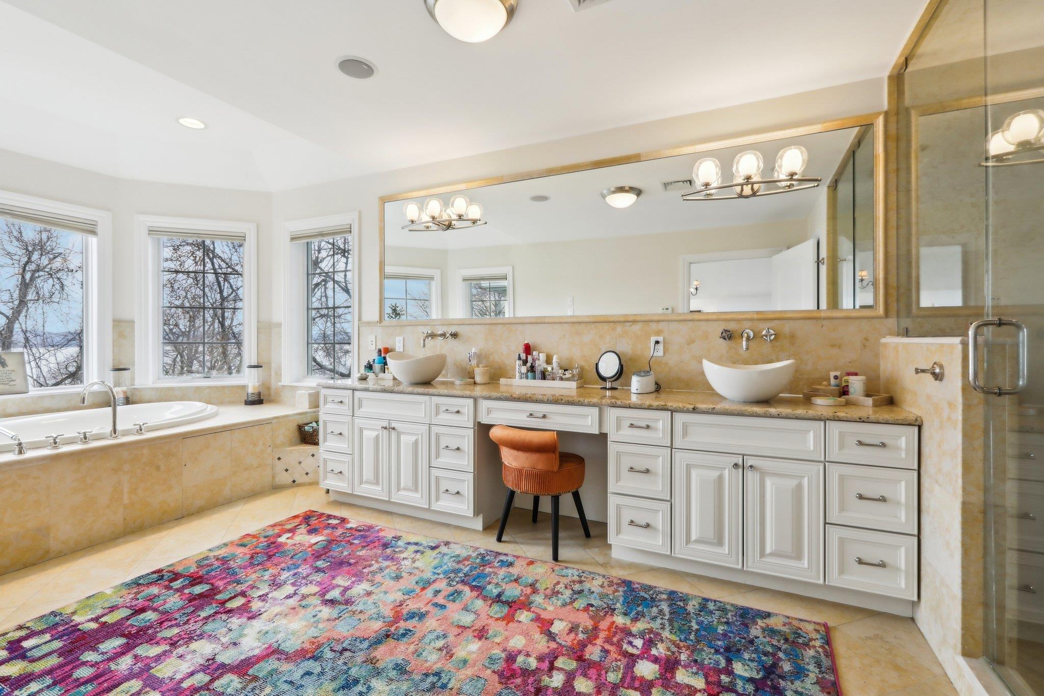 2 Tompkins Court