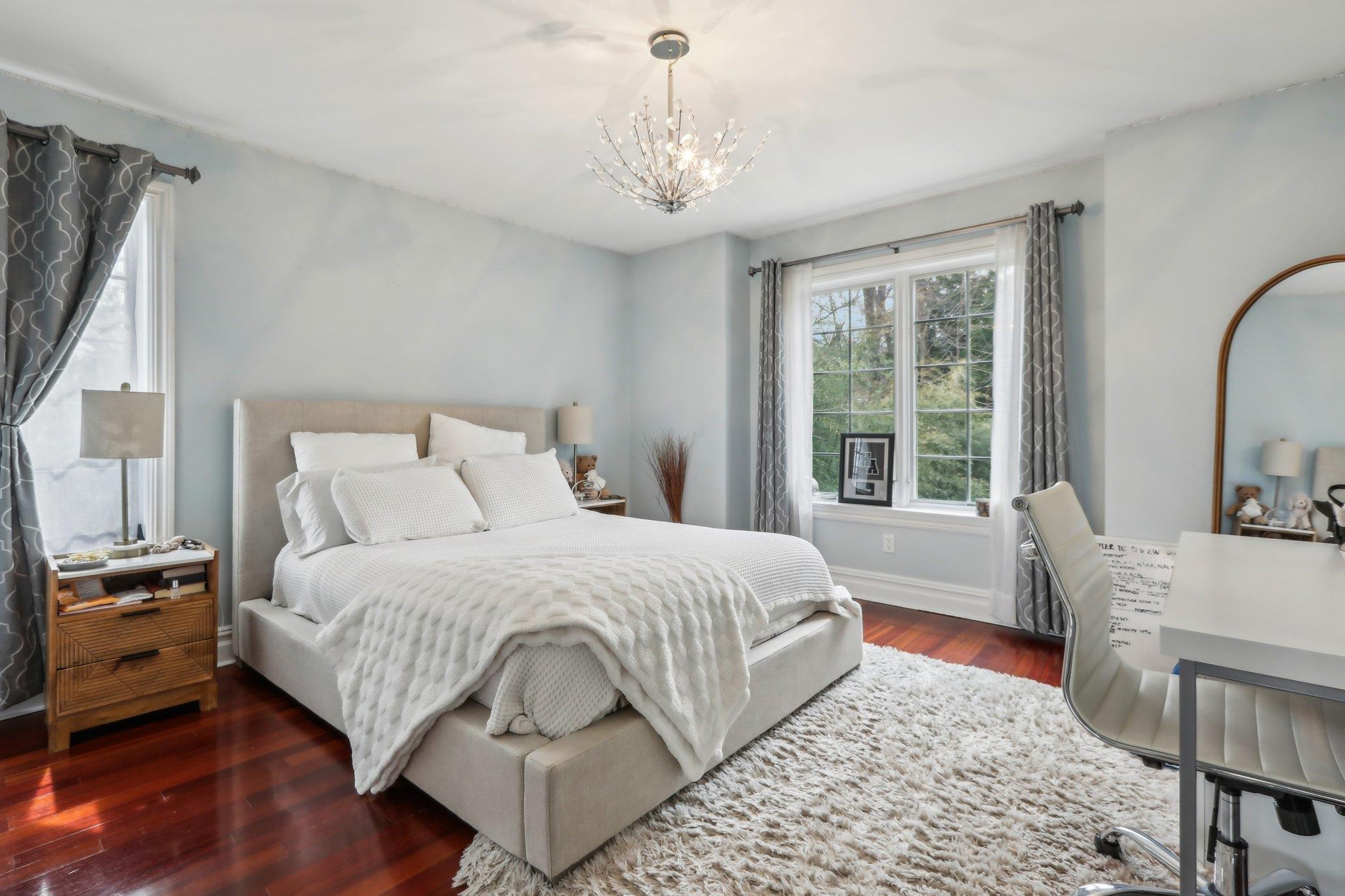 2 Tompkins Court