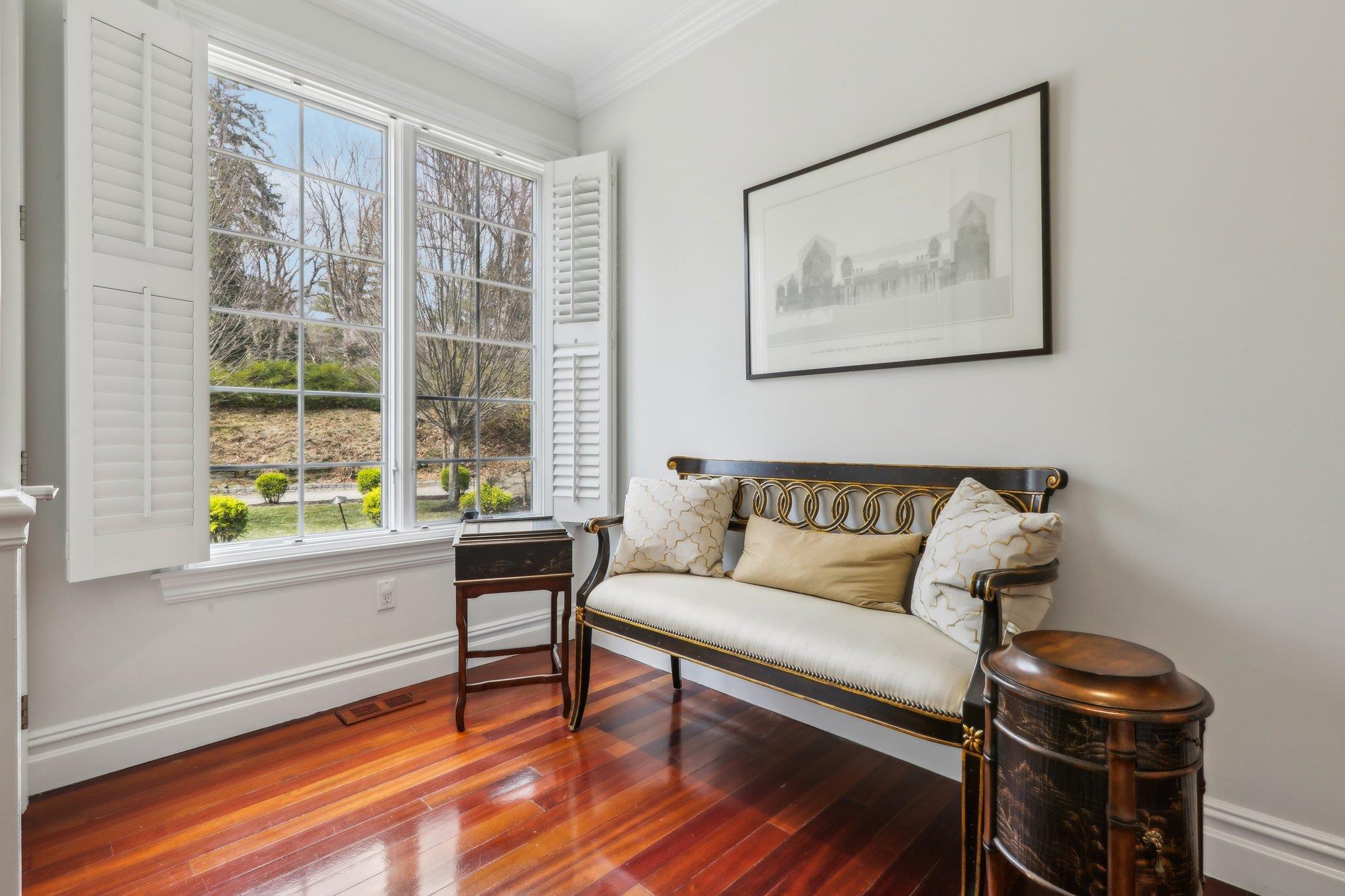 2 Tompkins Court