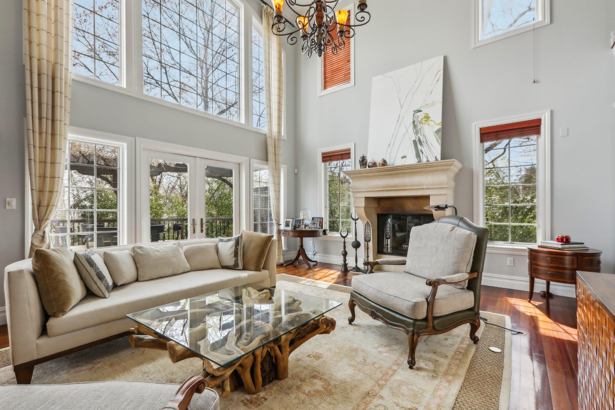 2 Tompkins Court