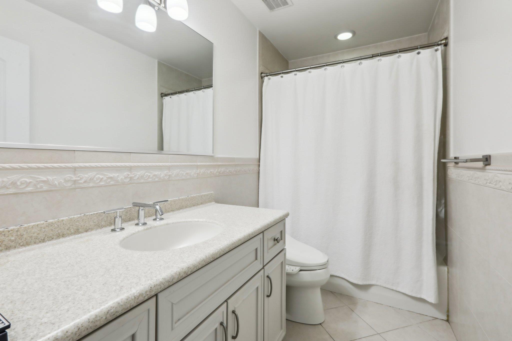 2 Tompkins Court