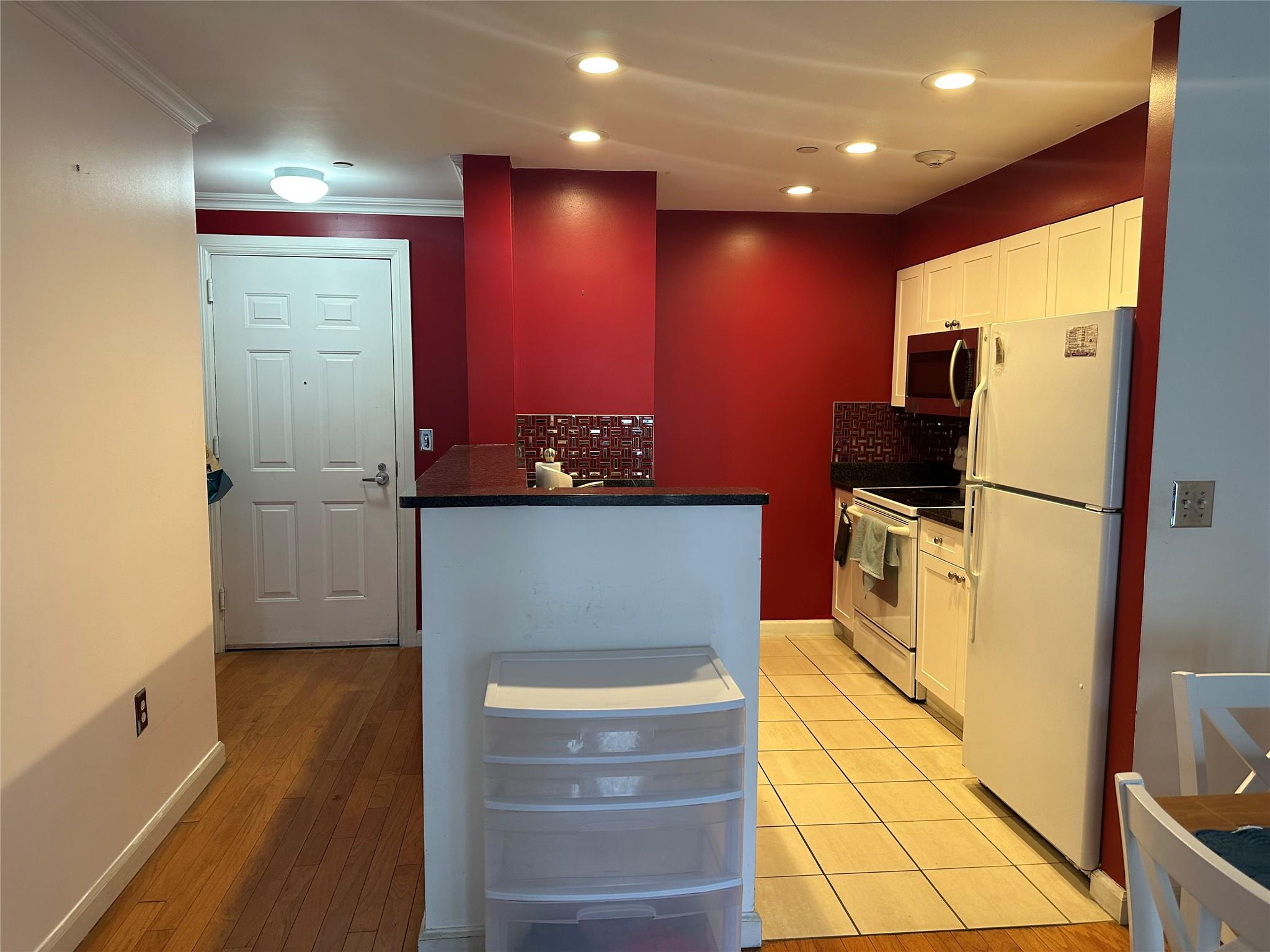 31 Greenridge Avenue Unit: 1P
