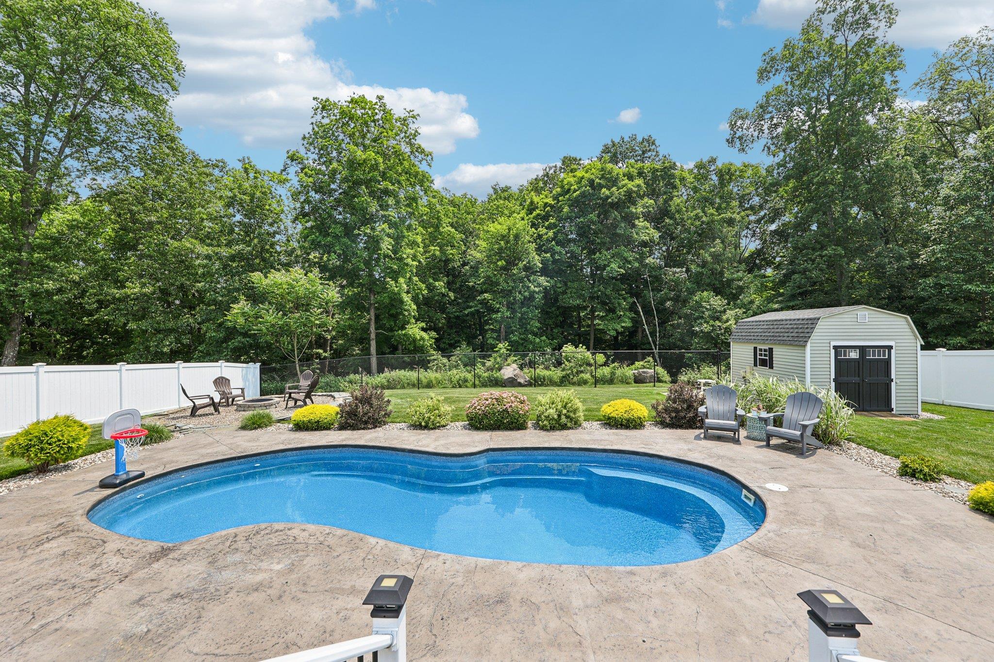 35 Laurel Circle