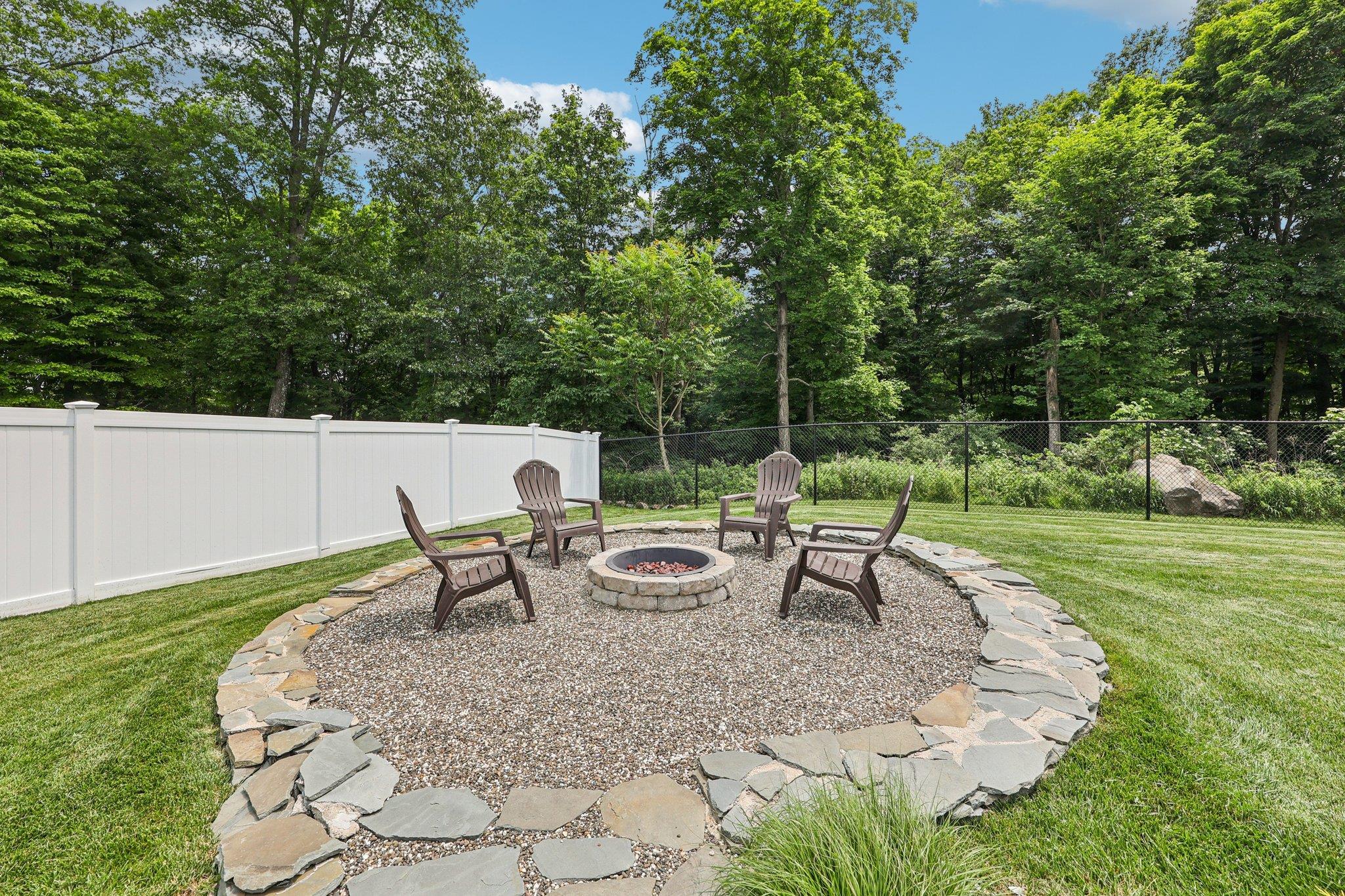 35 Laurel Circle