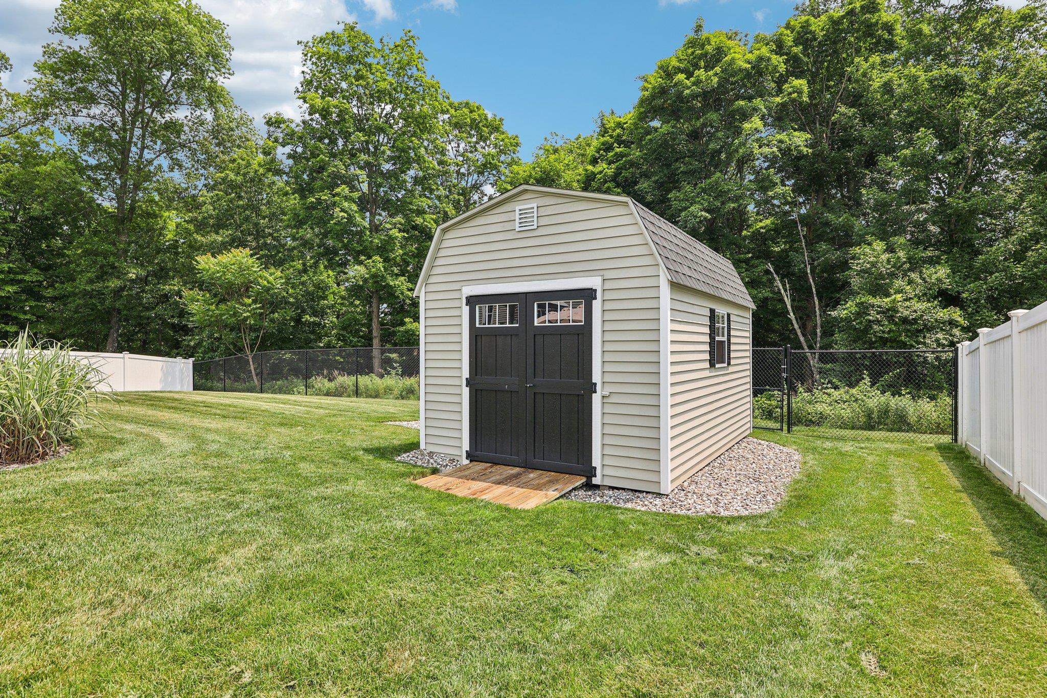 35 Laurel Circle