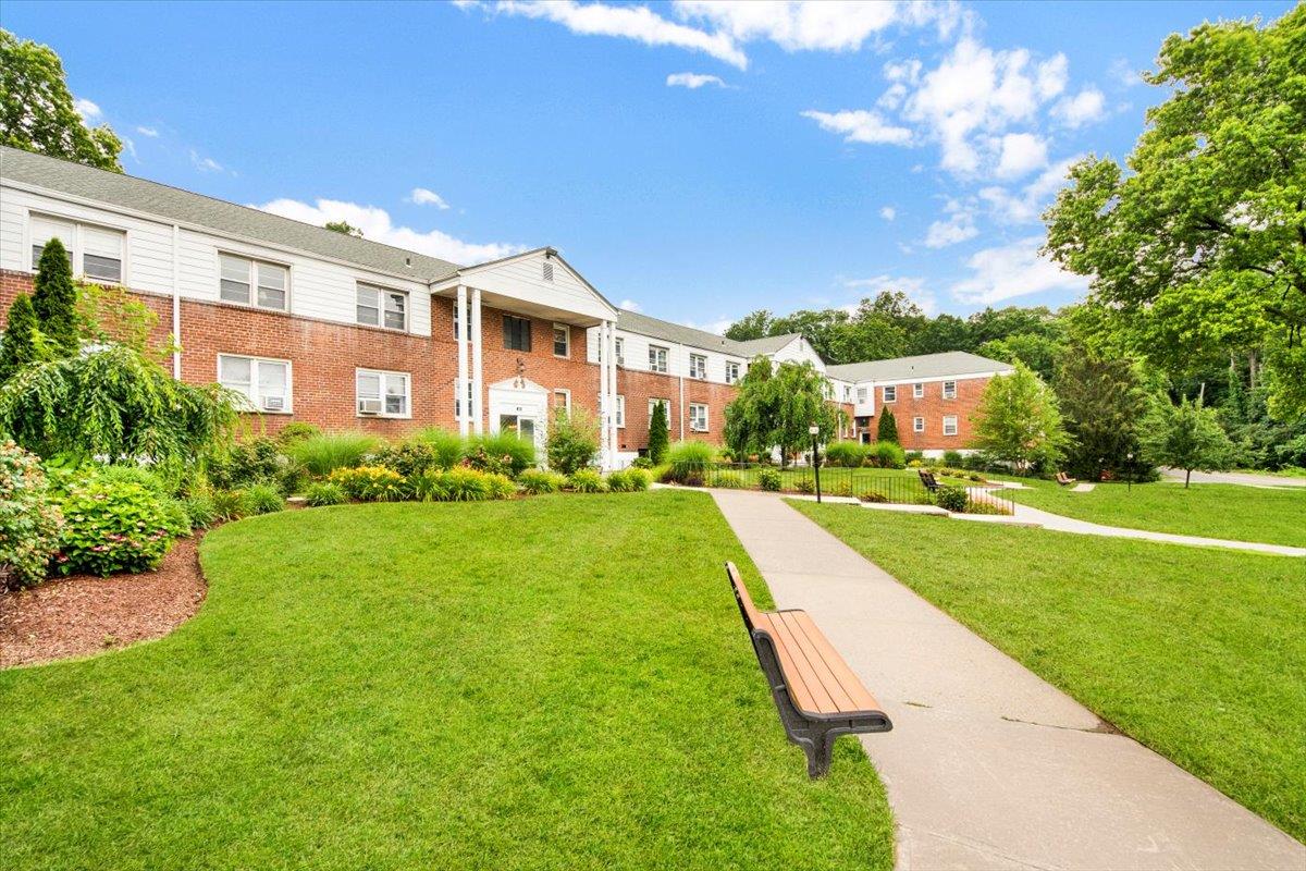 10 South Unit: 2F