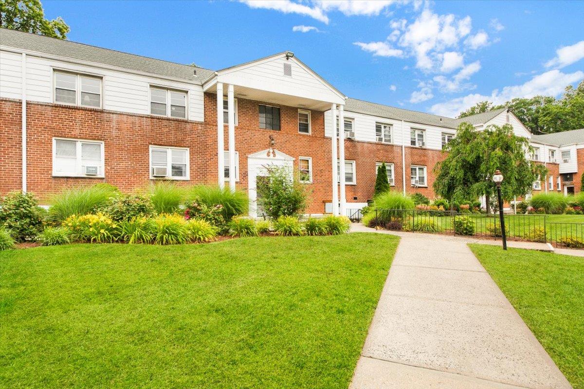 10 South Unit: 2F
