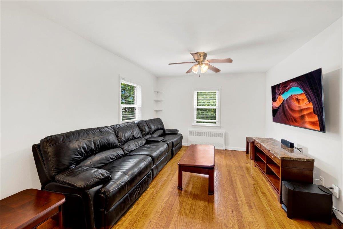 10 South Unit: 2F