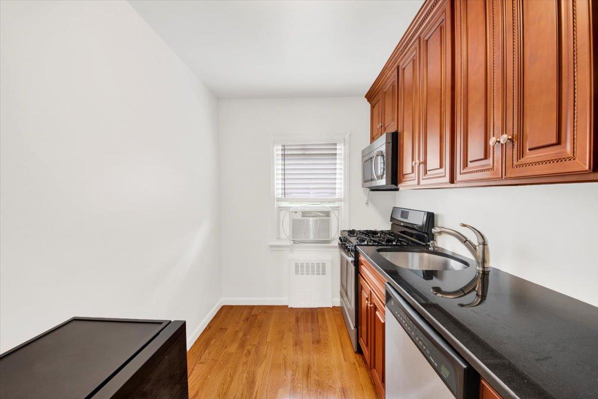 10 South Unit: 2F